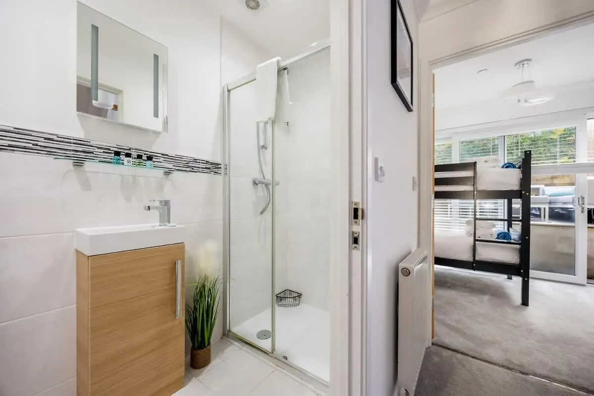 Holiday home Oasis- Short Drive To Bournemouth Beach